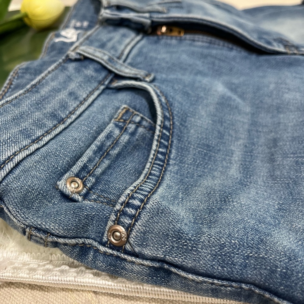 Lee Denim Regular Fit Short Mid Rise Light Blue Shorts, Washed - Not Worn, Sz. 6 - Picture 11 of 14